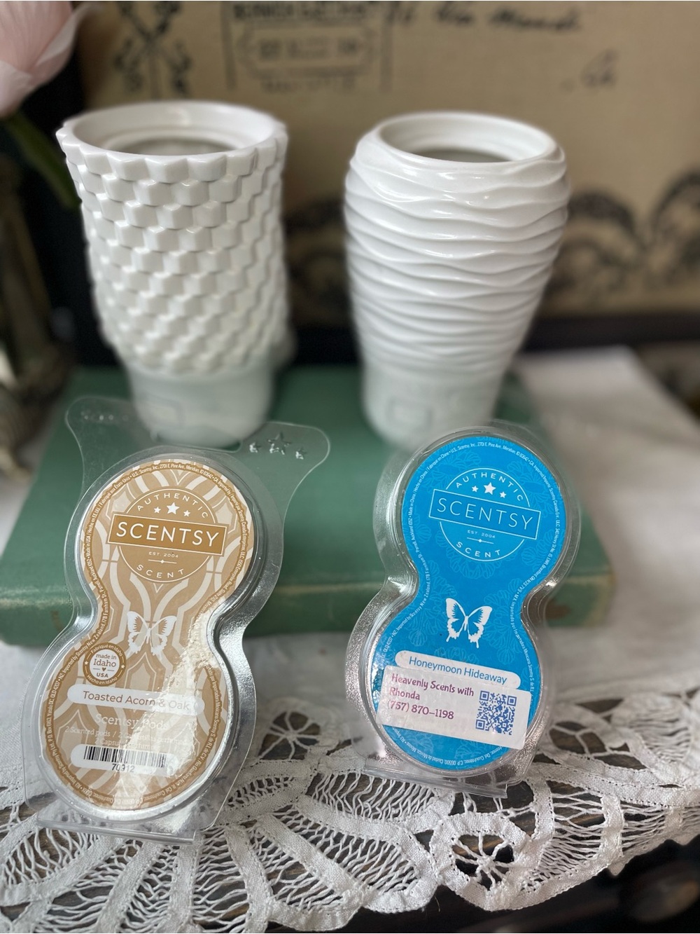 Scentsy Bundle toasted acorn honeymoon hideaway
